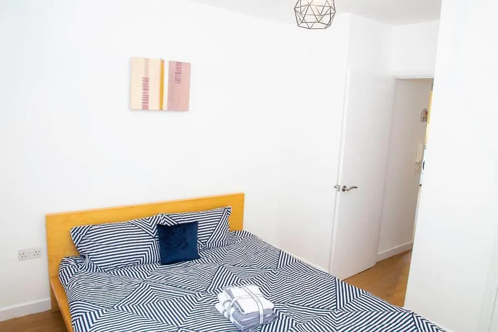 Shoreditch Hoxton Large 3 Bed Garden Flat Free Parking Aor Only London