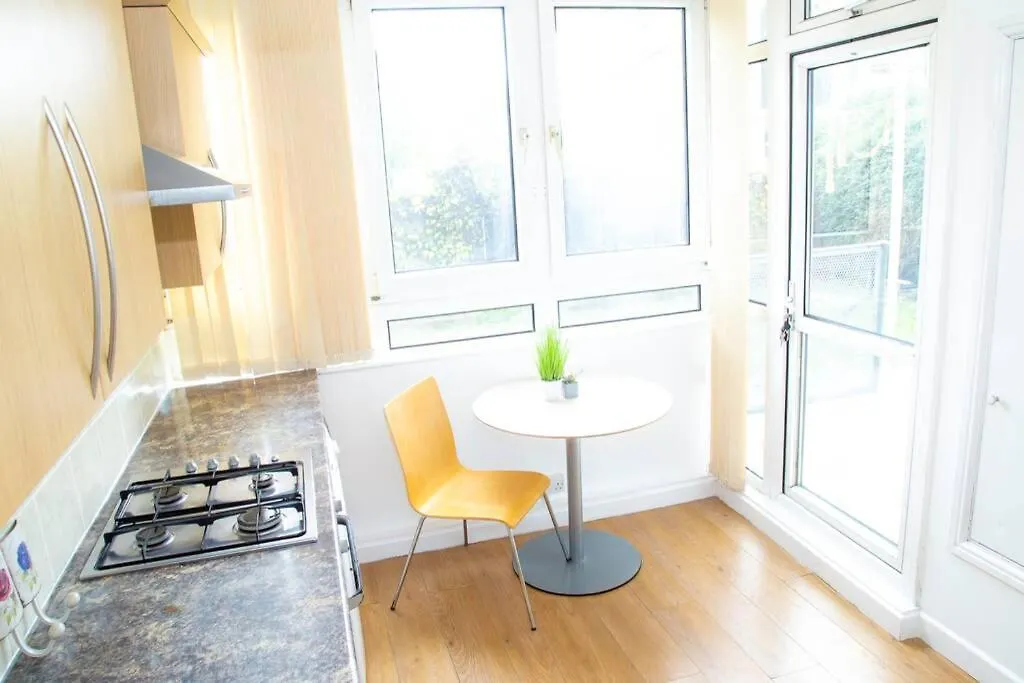 Shoreditch Hoxton Large 3 Bed Garden Flat Free Parking Aor Only London United Kingdom