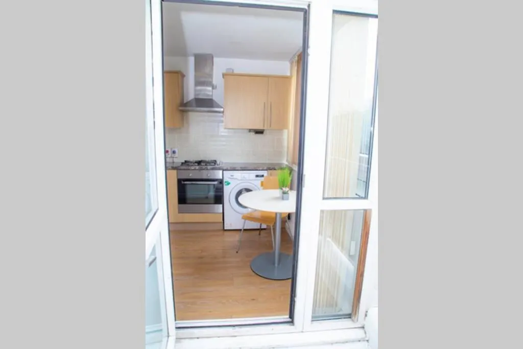 Shoreditch Hoxton Large 3 Bed Garden Flat Free Parking Aor Only London